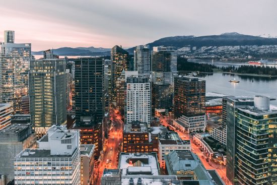 温哥华创全国之先 建筑物排放超标须罚款 新例6月生效 罚则2026年实施