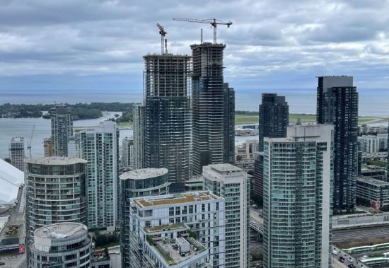 多伦多新公寓开工量，官方数据比业内高了3倍，到底该听谁的？