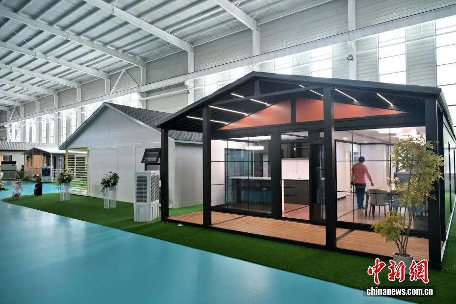 怎么折都有面？这座北方小城用折叠箱房圈粉全球
