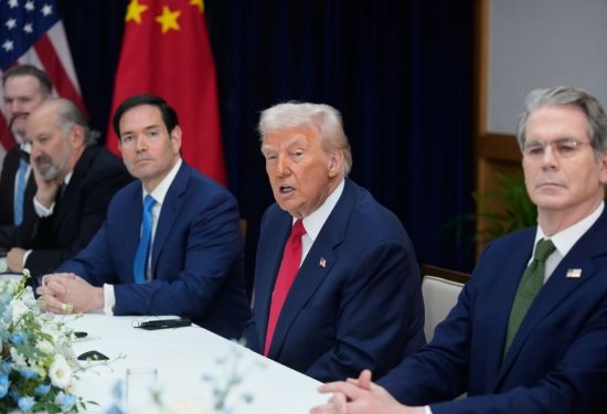 贝森特暗示辉达Blackwell晶片或可售华  称特朗普与习近平明年有更多会晤