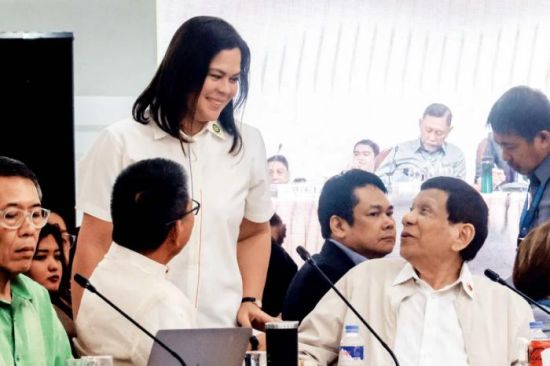 被下令逮捕的菲律宾副总统莎拉·杜特尔特，背后是两大家族存亡之战