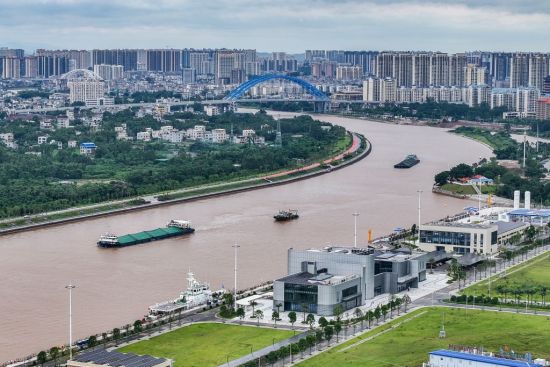 新中国首条“通江达海”水道周3通航 年省¥50亿运费航程减近600公里