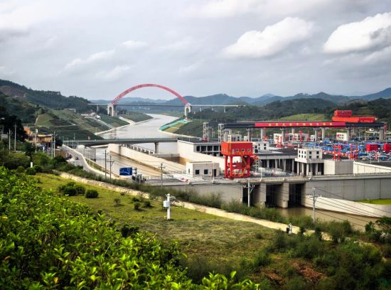 平陆运河通航 中国建成西南地区通往东盟新通道