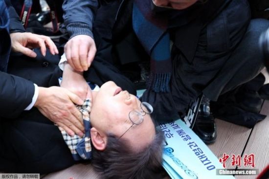 韩媒：韩最大在野党党首李在明术后在重症监护室恢复中