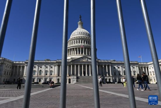 美国政府“停摆”首日 参院再度否决临时拨款法案
