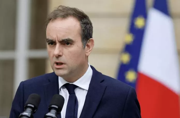 马克龙再度任命勒科尔尼出任总理  反对党指笑话扬言提不信任案