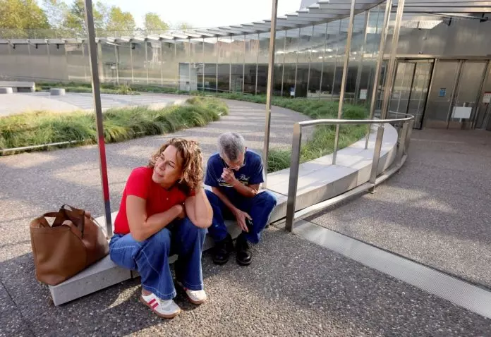 美国政府停摆陷僵局 参院第10次否决临时拨款法案