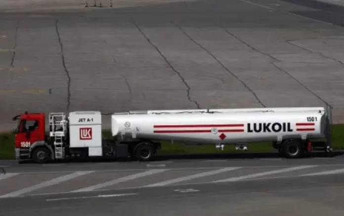 俄乌战争｜美制裁俄两大石油巨头  欧盟宣布禁止进口俄天然气