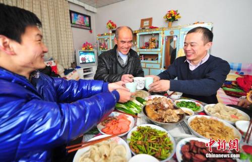 中国人最隆重的“饭局”：年夜饭怎么吃？