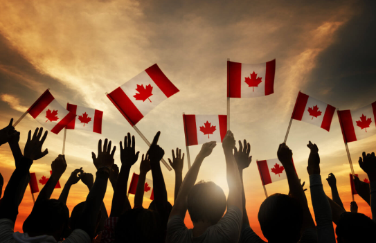 移民加拿大“门槛分”创历史新低 中国人大喜