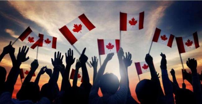 为什么大家挤破头了也要移民加拿大？