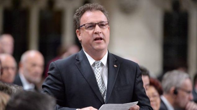 加拿大保守党议员Gord Brown因心脏病突发猝死，年仅57岁