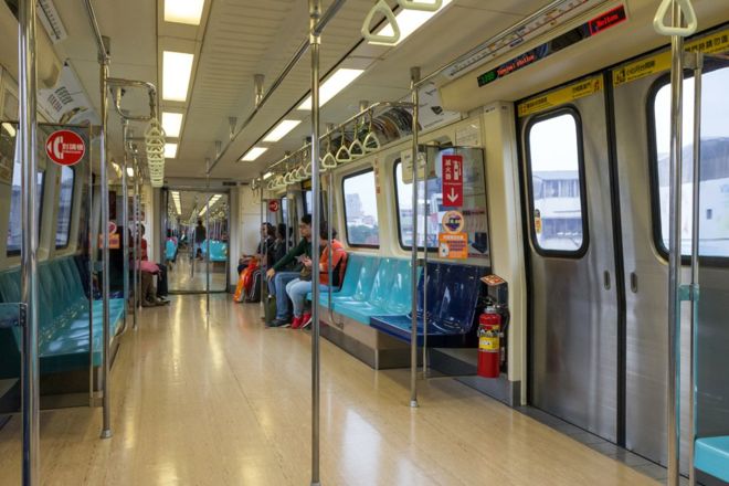 台北捷运几乎延伸至城市的每一个角落，居民出行便利。