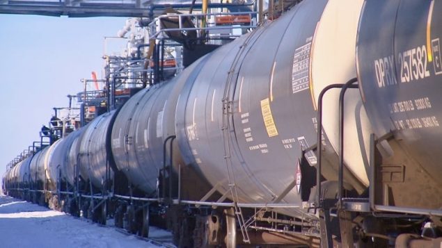 加拿大石油丰富却运不出来，靠铁路运输不得不限产