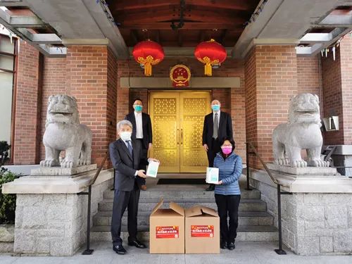 中国驻温哥华总领馆向温哥华总医院等捐赠防护口罩