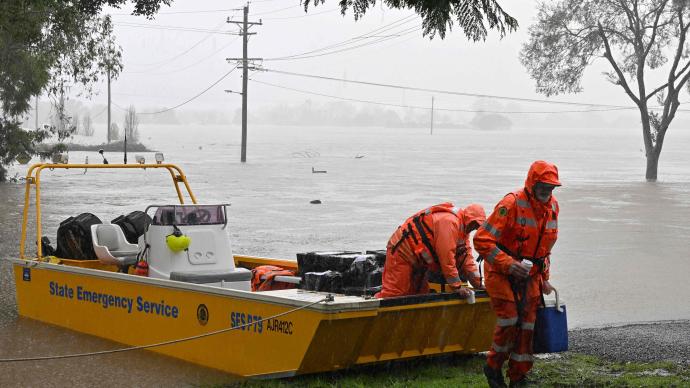 澳大利亚再遭暴雨侵袭，数万名新南威尔士州居民被要求撤离