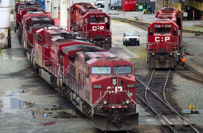 股票推荐：加拿大铁路两巨头 投资机会孰优孰劣？