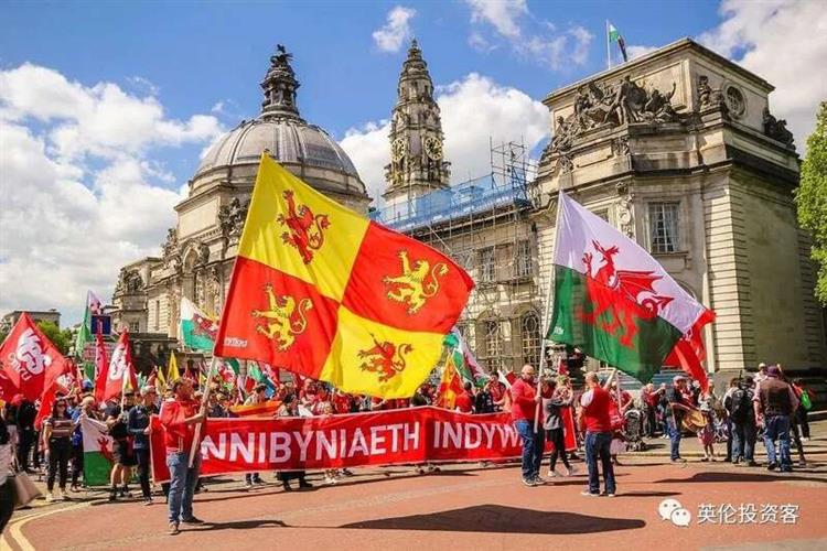 英国39城爆发游行 威尔士万人集会要求脱英