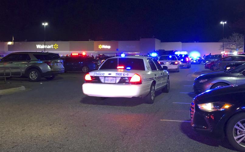 维珍尼亚州切萨皮克市一家沃尔玛超市发生枪击案。AP