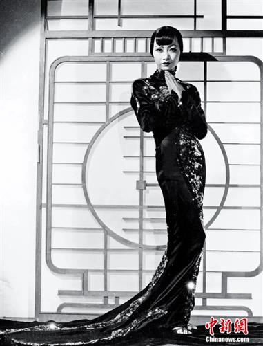 1934年，黄柳霜为电影《莱姆豪斯蓝调》拍摄的宣传照。IC供图