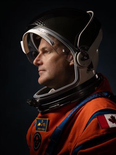 加拿大宇航员Hansen入选重返月球任务！首位进入深空加拿大人
