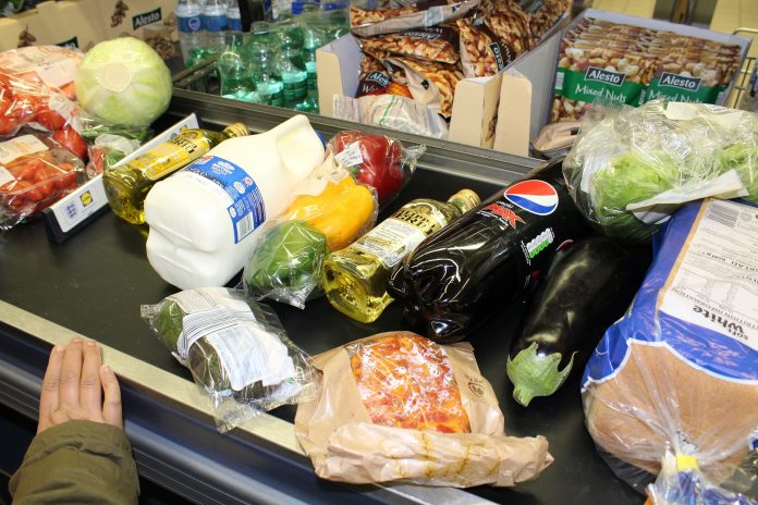 惊！加拿大同公司超市价格差异巨大 货比三家不仅是在省钱！