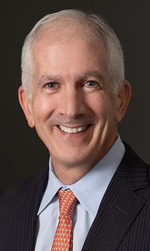 首席信贷官利奇曼在2023年的三笔交易中出售了价值250万美元的股票。