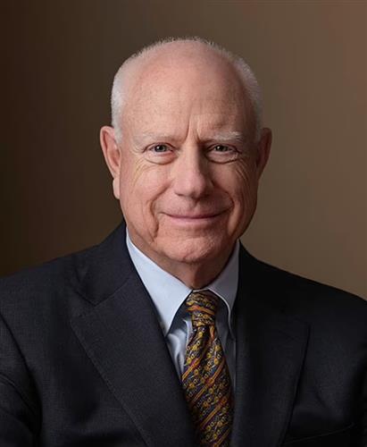 第一共和银行执行主席赫伯特在1月和2月出售了价值450万美元的股票，两次出售分别占他当时所持股份的7%和5%。