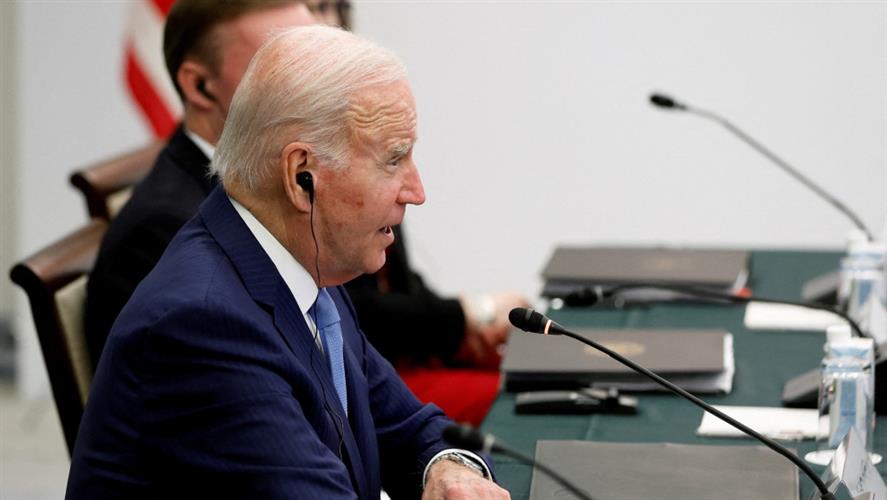 拜登在美日双边会谈上发言。 路透社