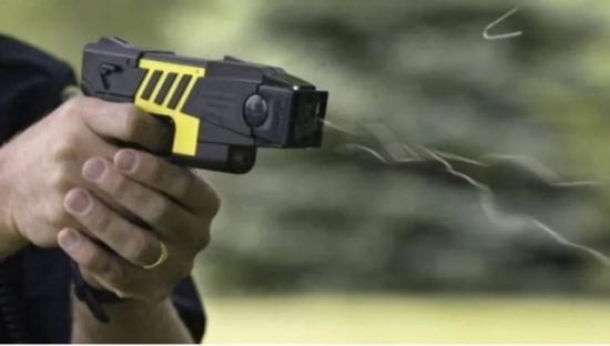 BC省府批准省内所有警察机构使用泰瑟枪7型