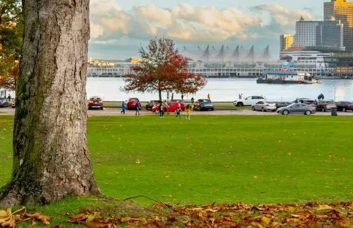 温哥华走出历来最暖9月 10月下旬转凉 拉尼娜伴入冬多雨雪