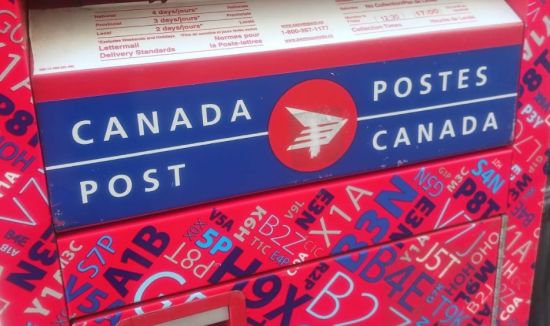 邮箱有信了！加拿大邮政恢复投递，但罢工仍在继续