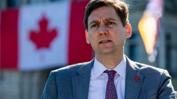 美国软木关税生效 尹大卫呼吁渥太华出手援助