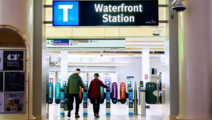 天车海滨站世博线升降梯更新 工程自11月4日起为期4个月