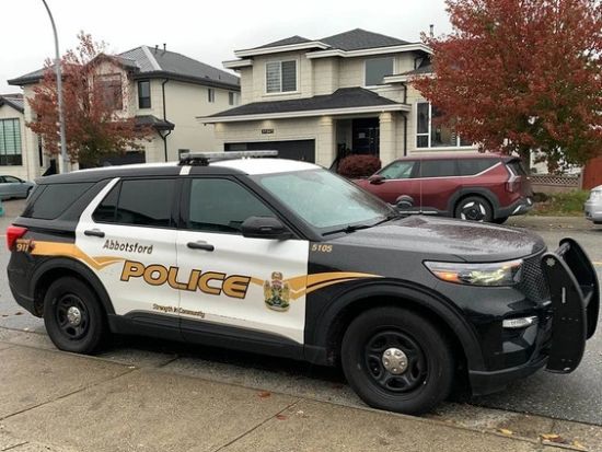 加拿大68岁印度裔大亨家门口遭行刑式枪杀，社区极度震惊