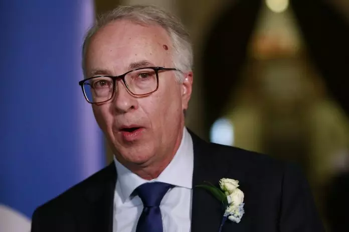 多位BC省保守党领袖呼吁党领罗仕德下台