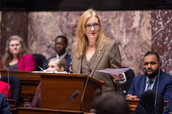 BC省财政厅长与私营部门预测专家会面