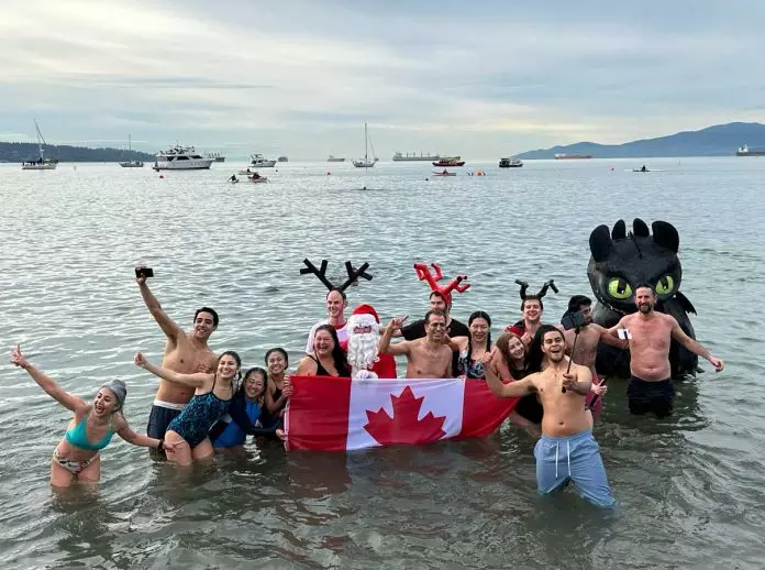 元旦经典活动北极冬泳各地登场 挑战极冷庆新年