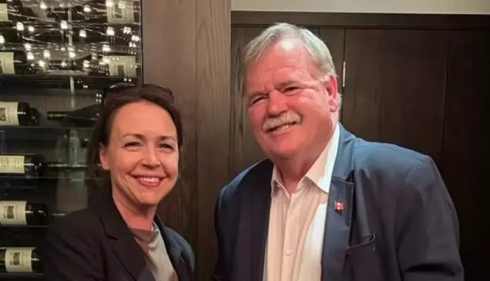 前超市高管退选BC保守党党领 改为另一候选人站台