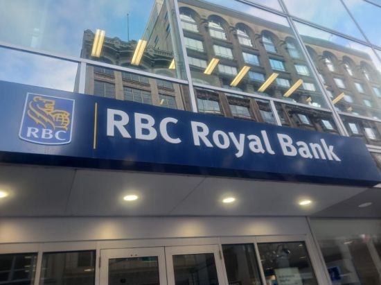 加拿大RBC首席财务官遭解雇：和员工保持“秘密关系”！