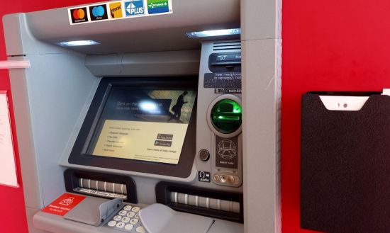 经常收海外汇款会被标记！多伦多女子账户被封，养老金都取不出！