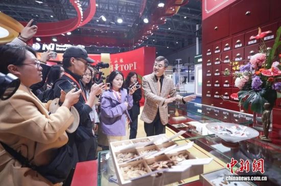 人这一辈子，一定要去一趟进博会！