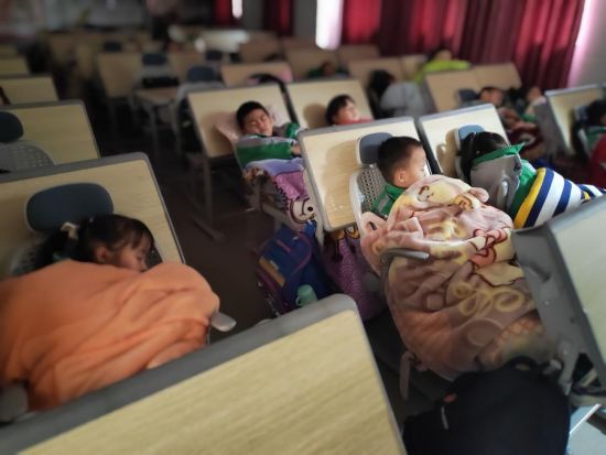 中国多地推动保障中小学生享受舒心午休