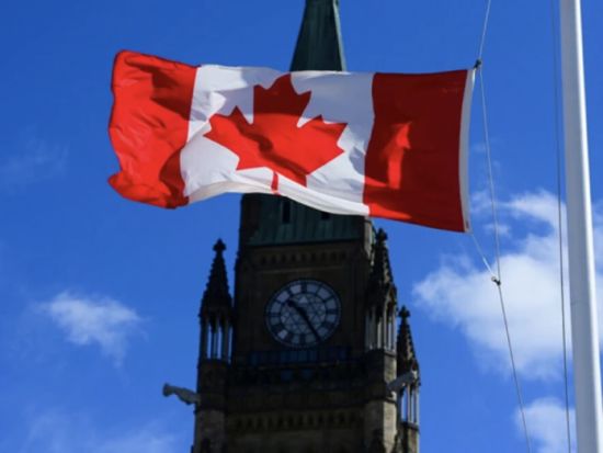 加拿大本月底将把永久居民费用提高12%