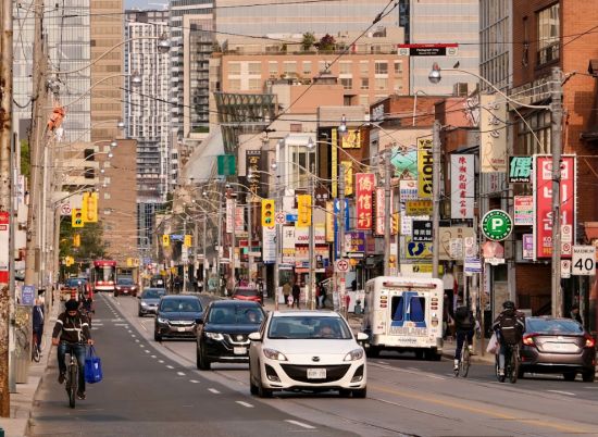 加拿大华裔移民二代发帖：想在多伦多过上舒适生活 要年入24万