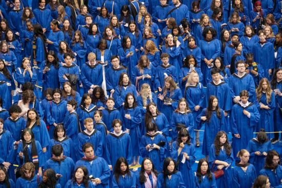 加拿大大学要改制！AI成必修课 课时制取消 学位含金量要重算