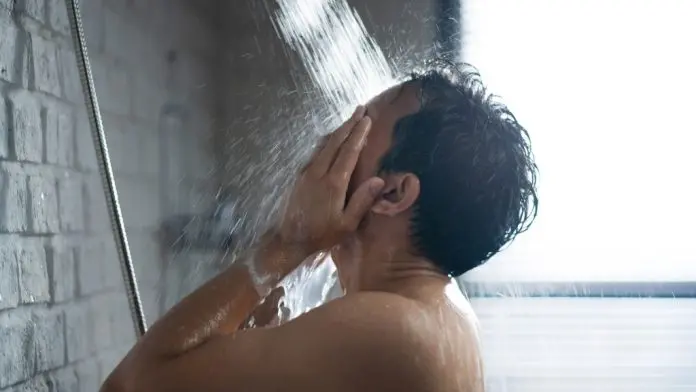 医生推荐4个晨间习惯 可提升睡眠品质更精神 冲热水凉都有效？