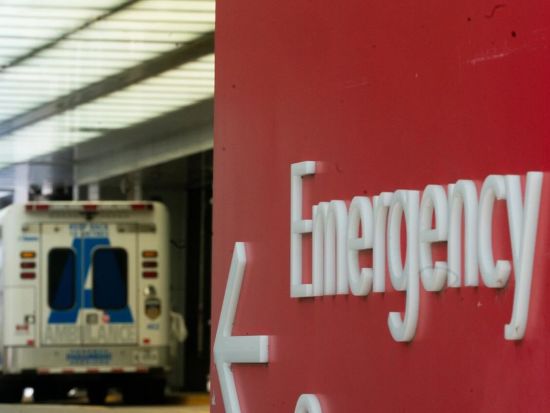急诊全面告急！加拿大“椅子医疗”成新常态，医生集体发出警告