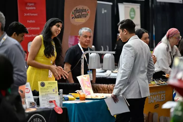 从健康诉求到“快食”商机 加拿大西部食品展热闹登场