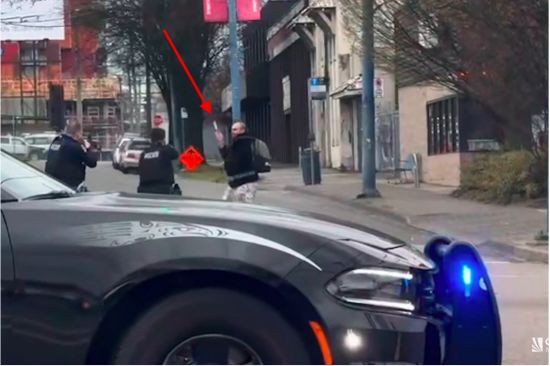 男子挥刀砍伤温哥华警员「令人毛骨悚然」视频曝光
